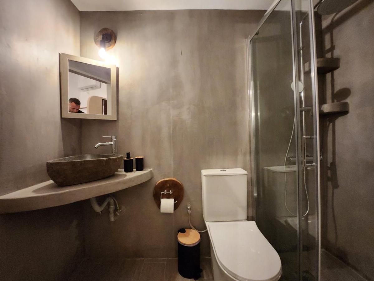 Elia Luxury *