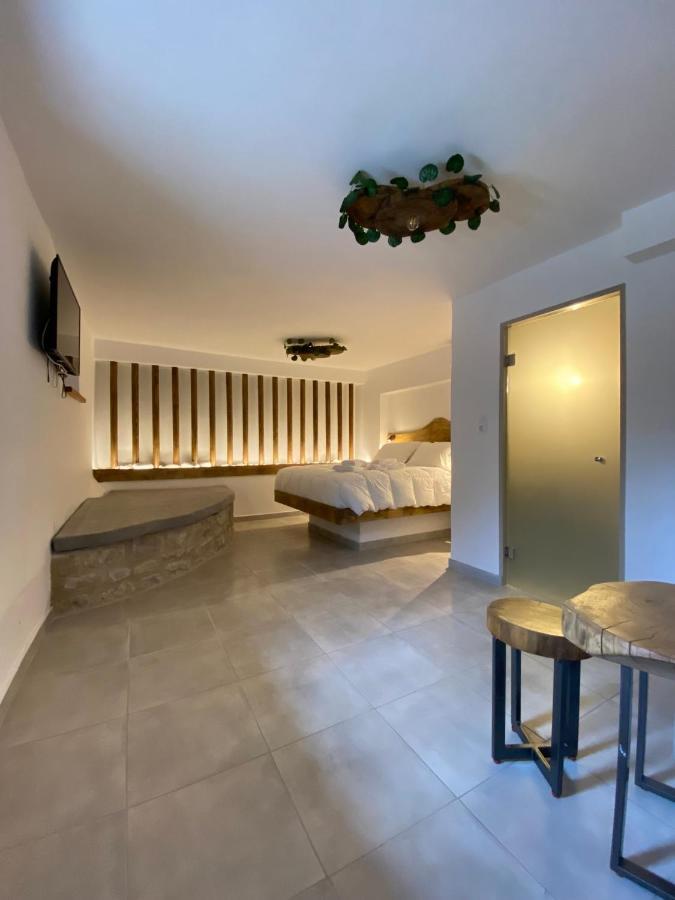 Elia Luxury * Areopoli