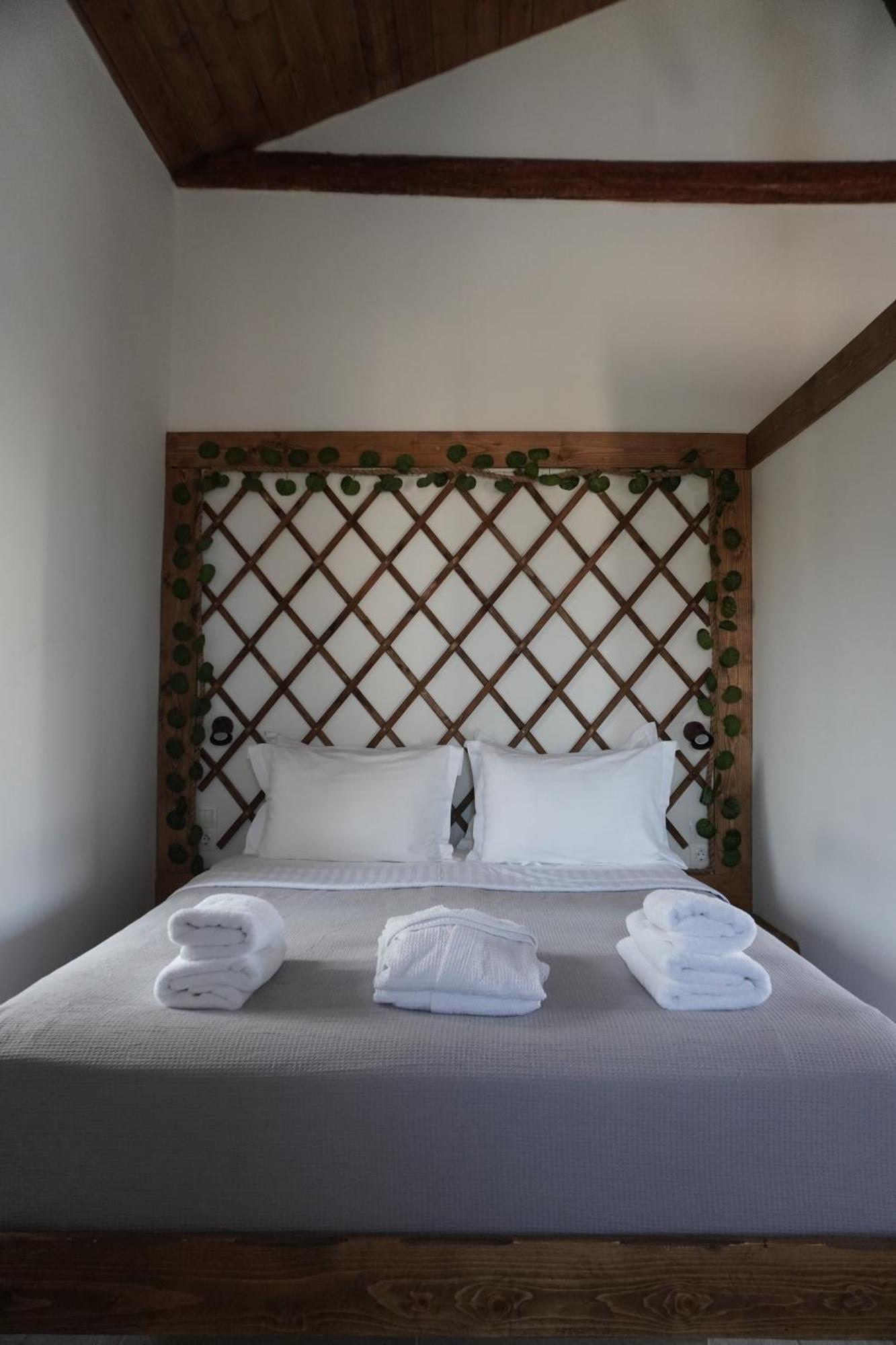 Elia Luxury *